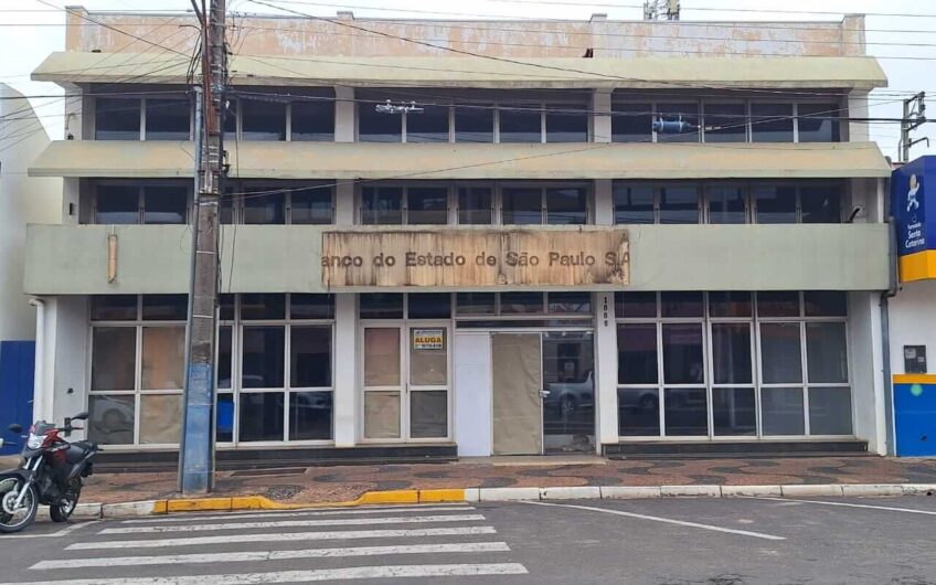 Prédio Comercial à venda no Coração de Lucélia!