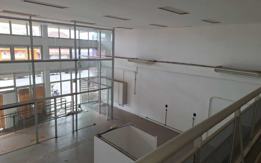 Prédio Comercial à venda no Coração de Lucélia!