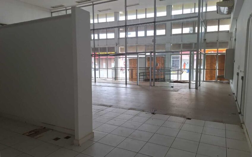 Prédio Comercial à venda no Coração de Lucélia!
