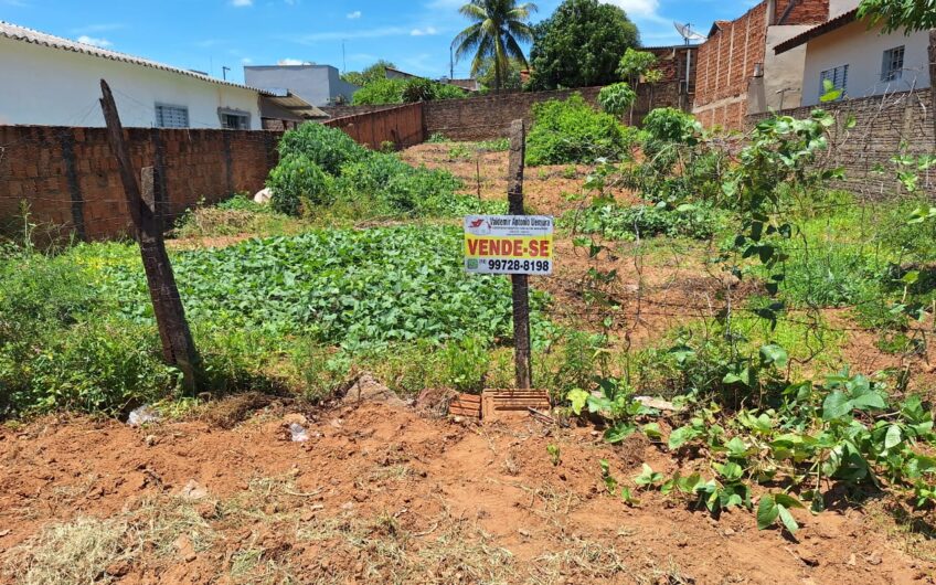 Vende-se Terreno na Vila Cayres, Lucélia/SP