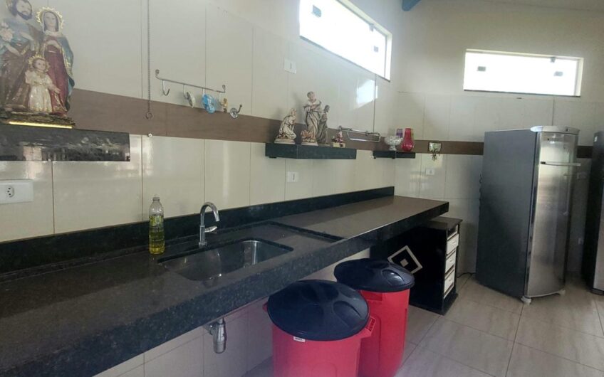 Vende-se chácara de alto padrão em Lucélia-SP