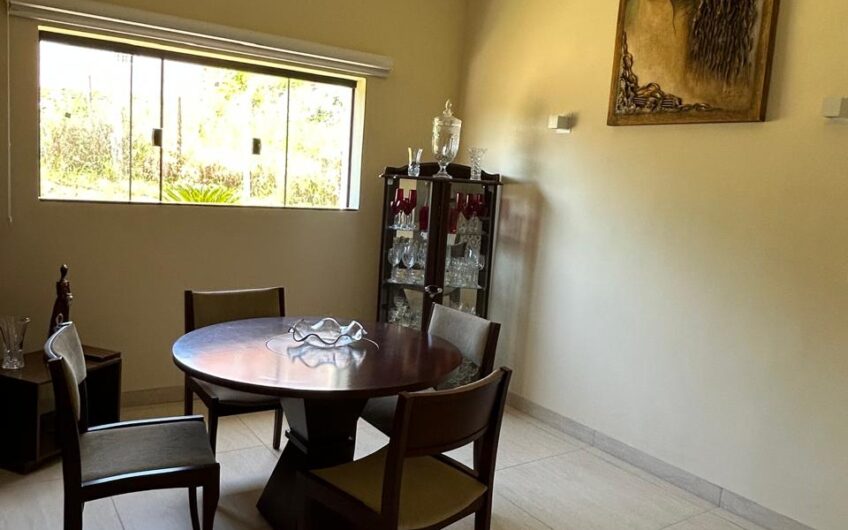 Vende-se chácara de alto padrão em Lucélia-SP