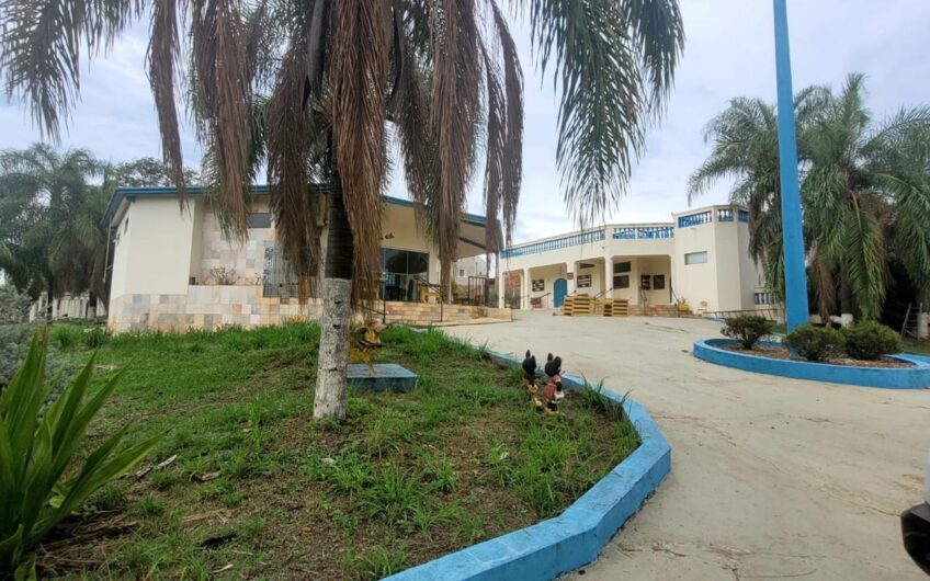 Vende-se chácara de alto padrão em Lucélia-SP