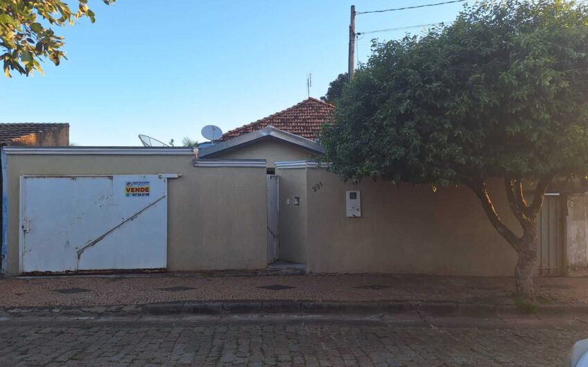 Casa à venda no Centro de Lucélia/SP