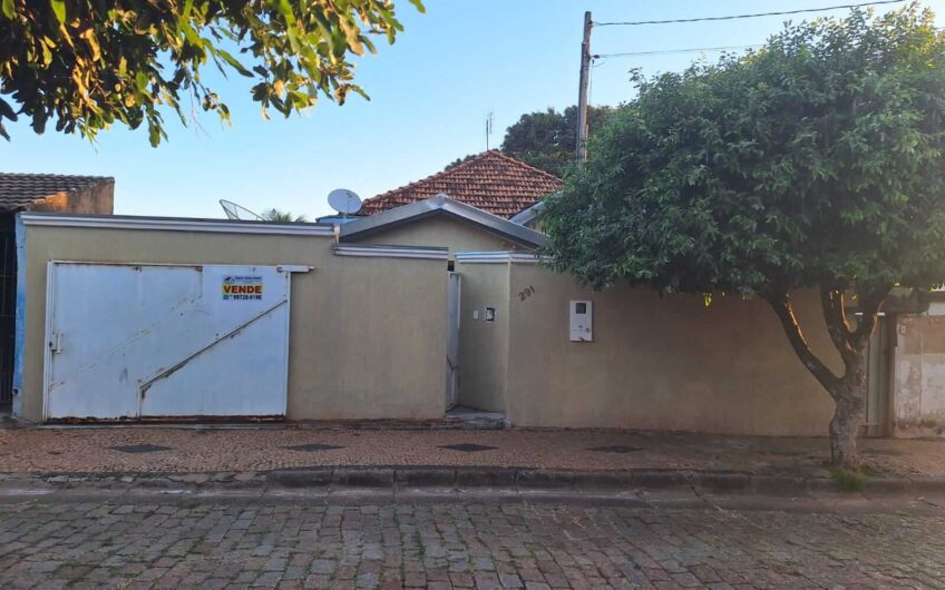 Casa à venda no Centro de Lucélia/SP