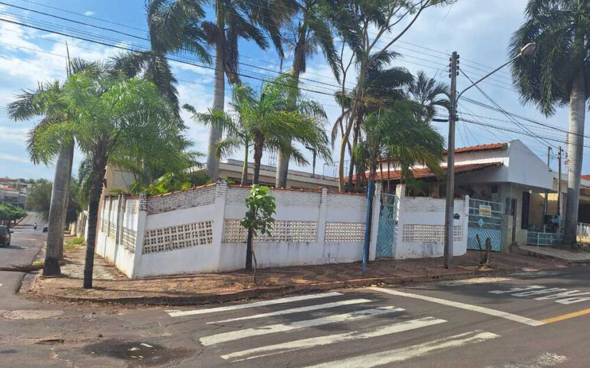 Vende-se imóvel Residencial no Centro de Lucélia – SP