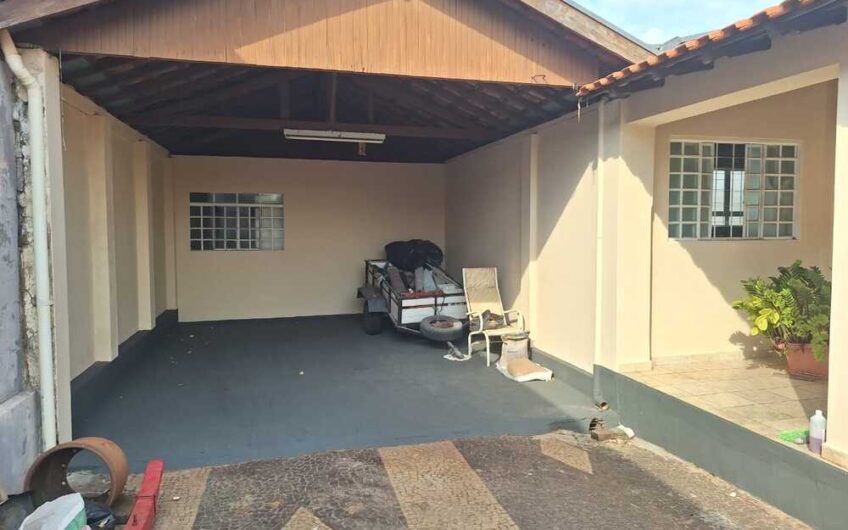 Residência à Venda no Centro de Lucélia – Localização Privilegiada!