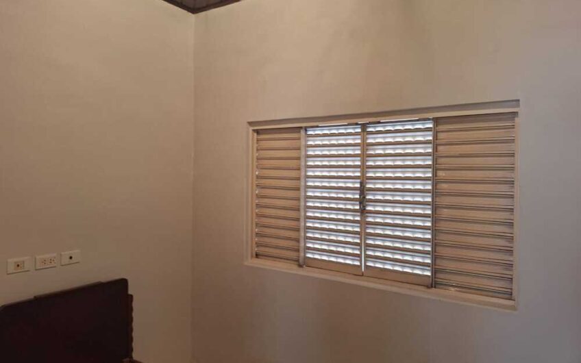 Residência à Venda no Centro de Lucélia – Localização Privilegiada!