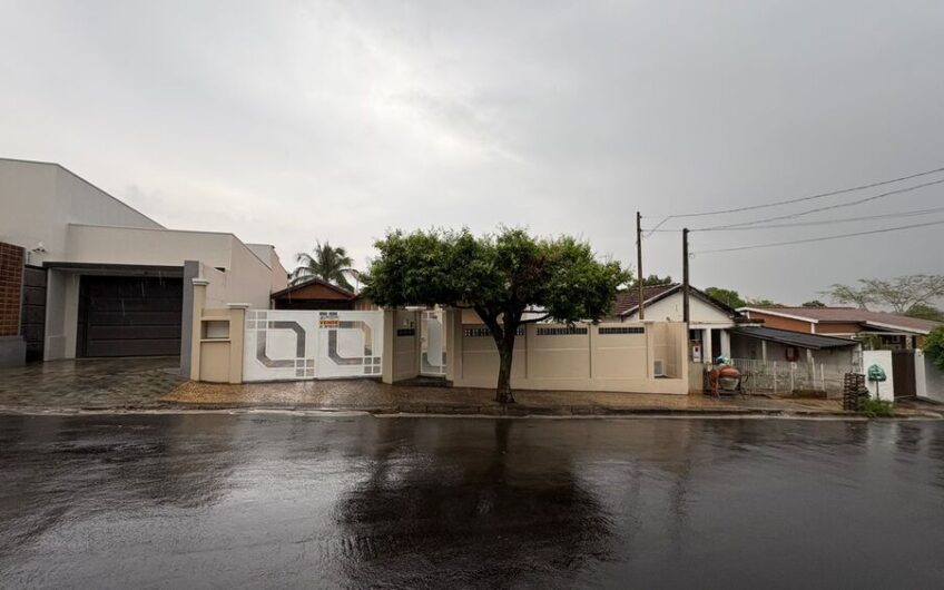 Residência à Venda no Centro de Lucélia – Localização Privilegiada!