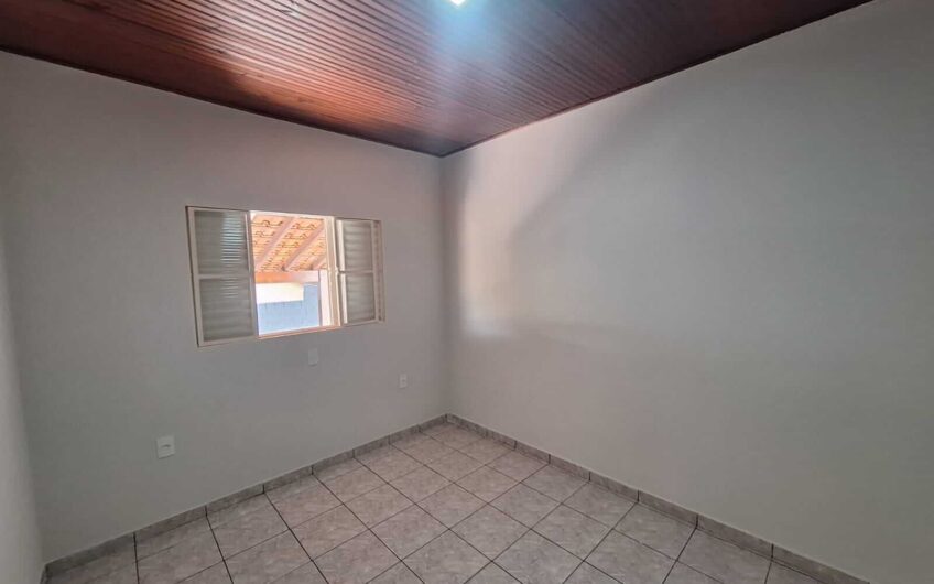 Vende-se Casa na rua Padre Antonio Ribeiro Pinto em Lucélia
