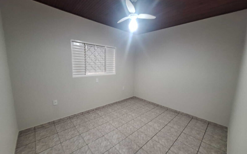 Vende-se Casa na rua Padre Antonio Ribeiro Pinto em Lucélia