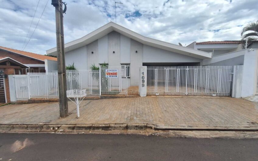 Vende-se imóvel residencial alto padrão em Lucélia-SP