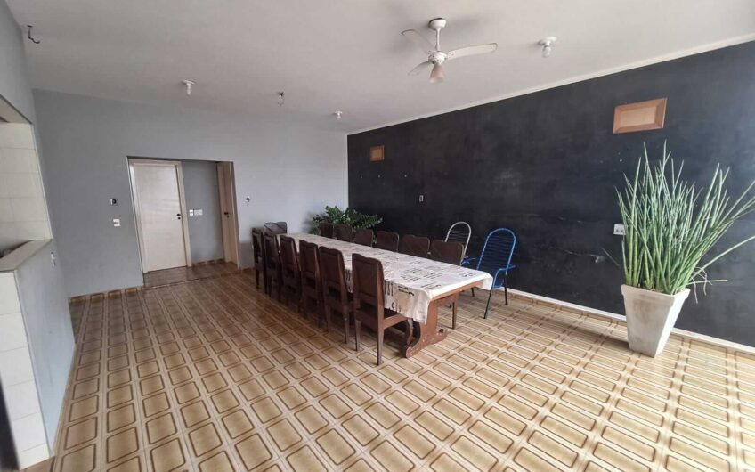 Vende-se imóvel residencial alto padrão em Lucélia-SP