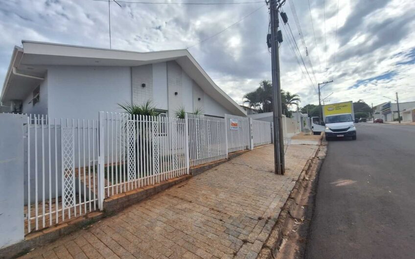 Vende-se imóvel residencial alto padrão em Lucélia-SP