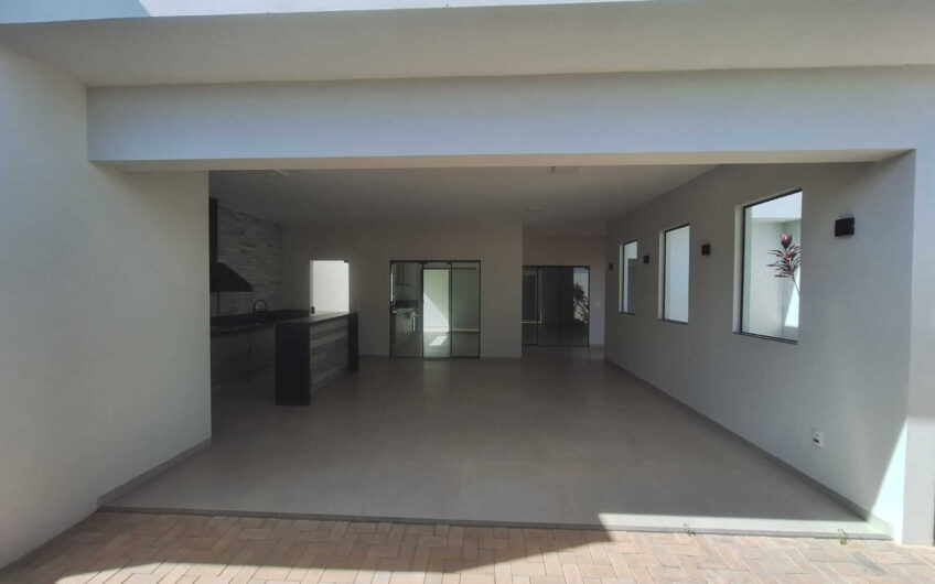 Vende-se Imóvel Alto Padrão em Localização Privilegiada – Adamantina/SP