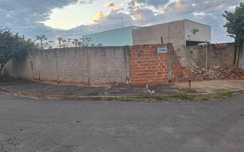 Vende-se Terreno de Esquina Loteamento parque dos sonhos