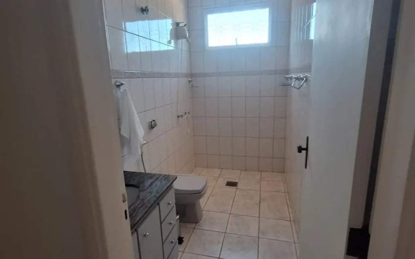 Vende-se Imóvel Residencial com amplo terreno em Lucélia -SP