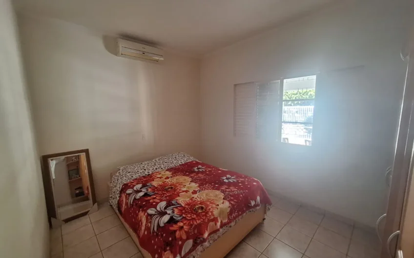 Vende-se Imóvel Residencial com amplo terreno em Lucélia -SP