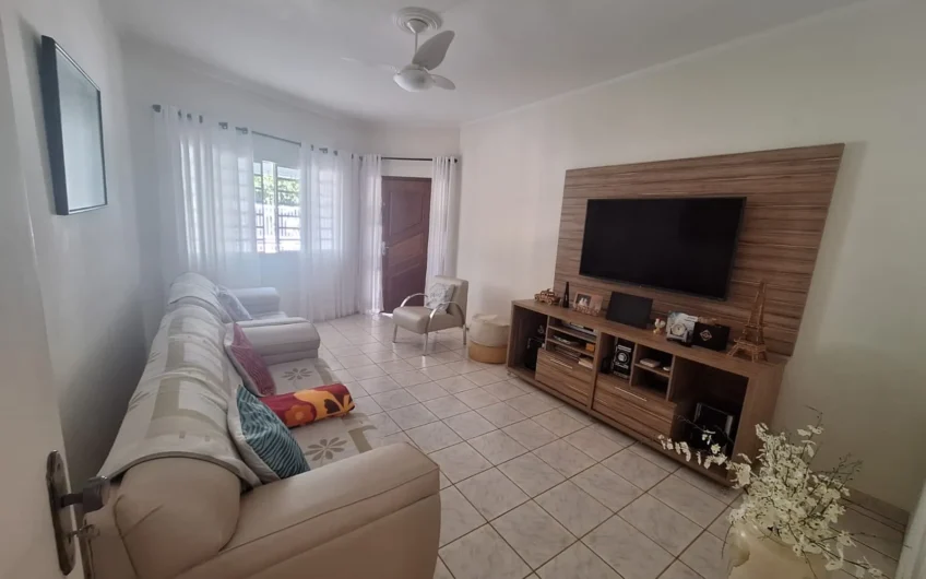 Vende-se Imóvel Residencial com amplo terreno em Lucélia -SP