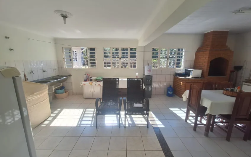 Vende-se Imóvel Residencial com amplo terreno em Lucélia -SP