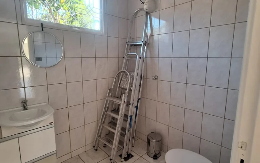Vende-se Imóvel Residencial com amplo terreno em Lucélia -SP