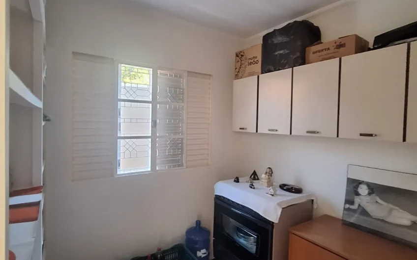 Vende-se Imóvel Residencial com amplo terreno em Lucélia -SP