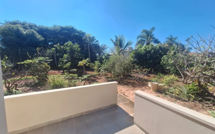 Vende-se Imóvel Residencial com amplo terreno em Lucélia -SP