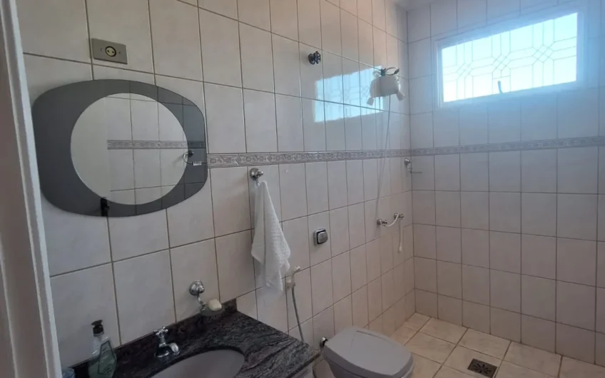 Vende-se Imóvel Residencial com amplo terreno em Lucélia -SP