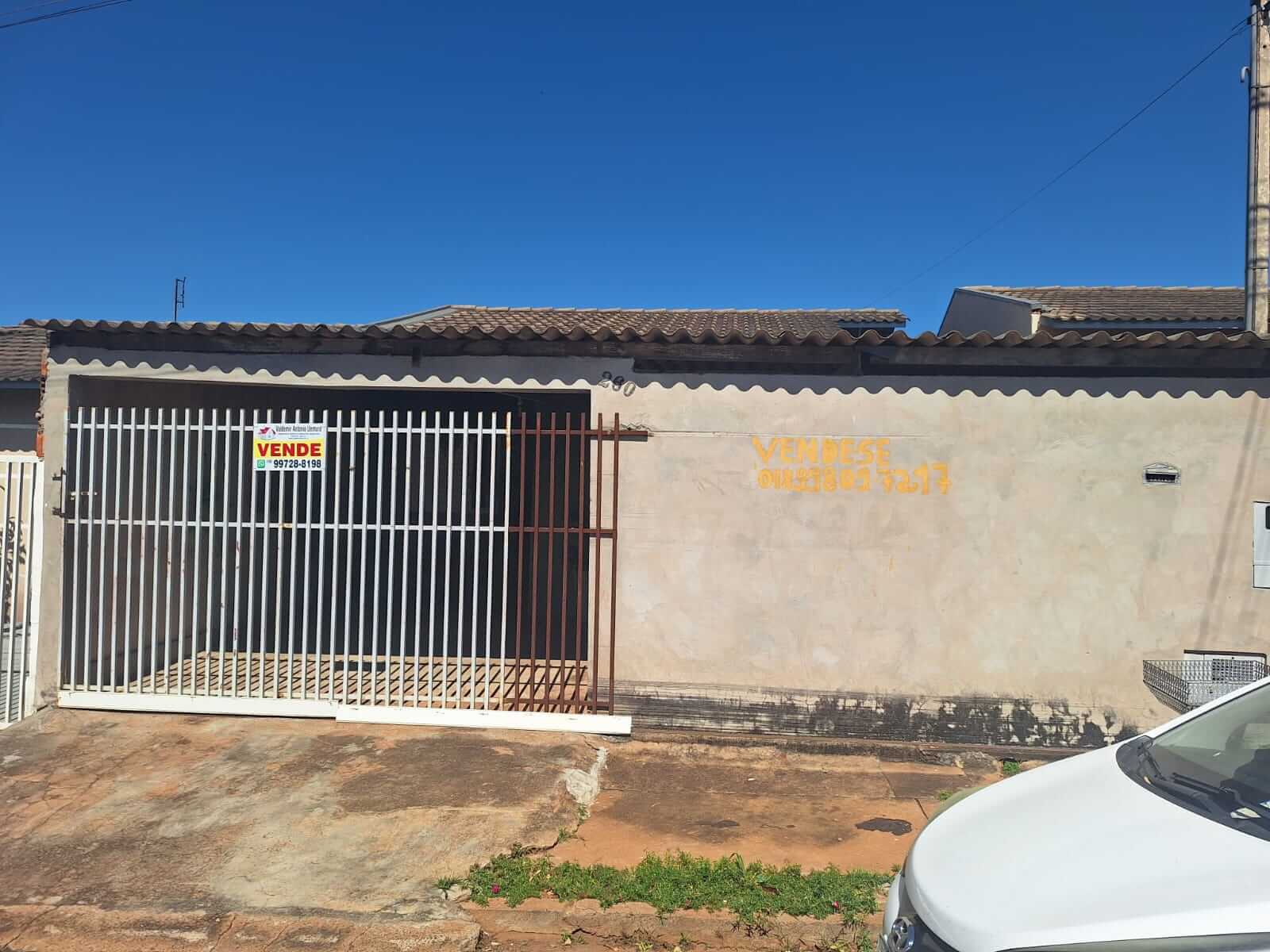 Casa à Venda no Bairro Santa Lúcia em Lucélia - SP