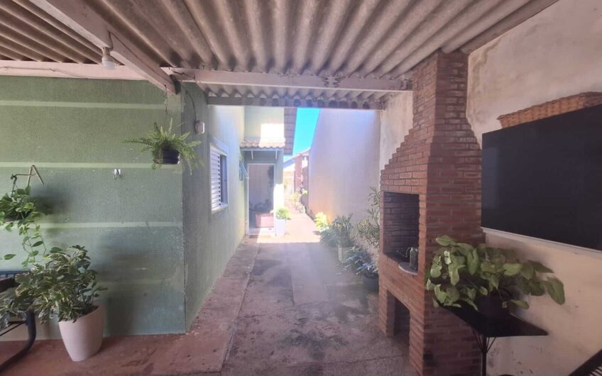 Casa à Venda no Bairro Santa Lúcia em Lucélia – SP