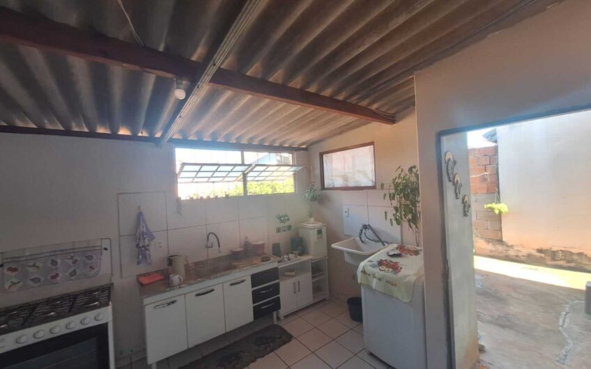 Casa à Venda no Bairro Santa Lúcia em Lucélia – SP